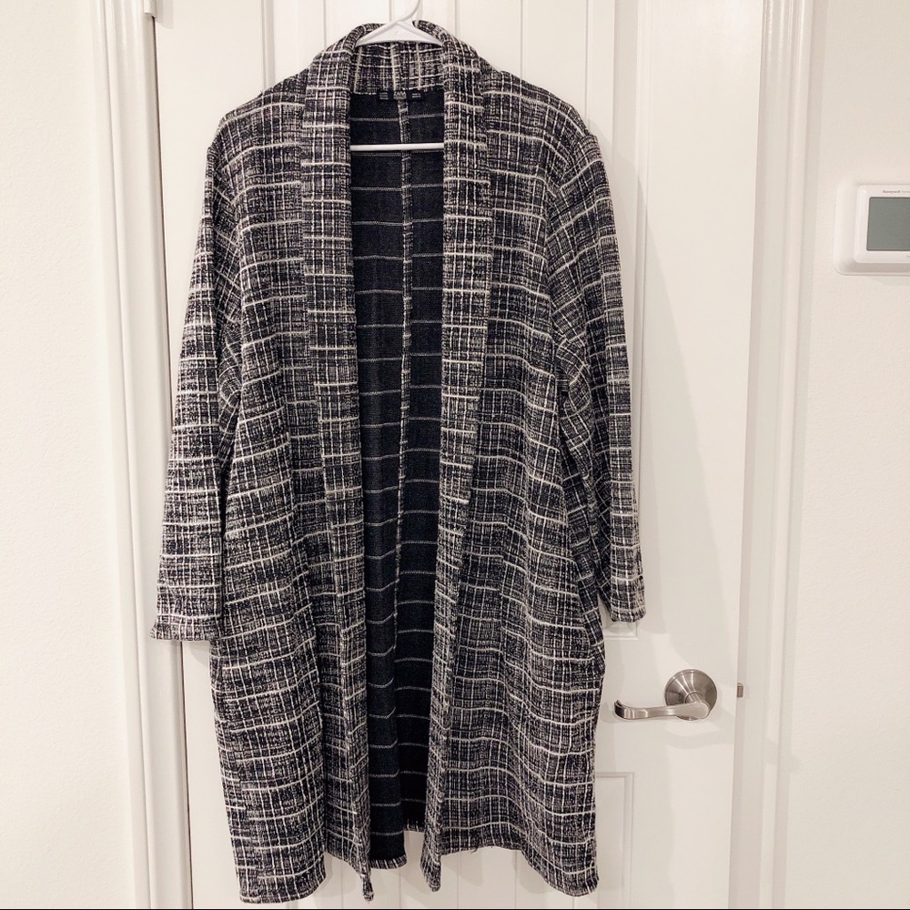Line new: Zara coat XL.